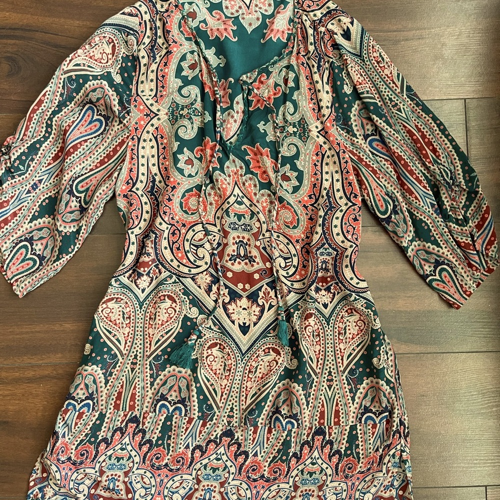 Tolani dress size M.
